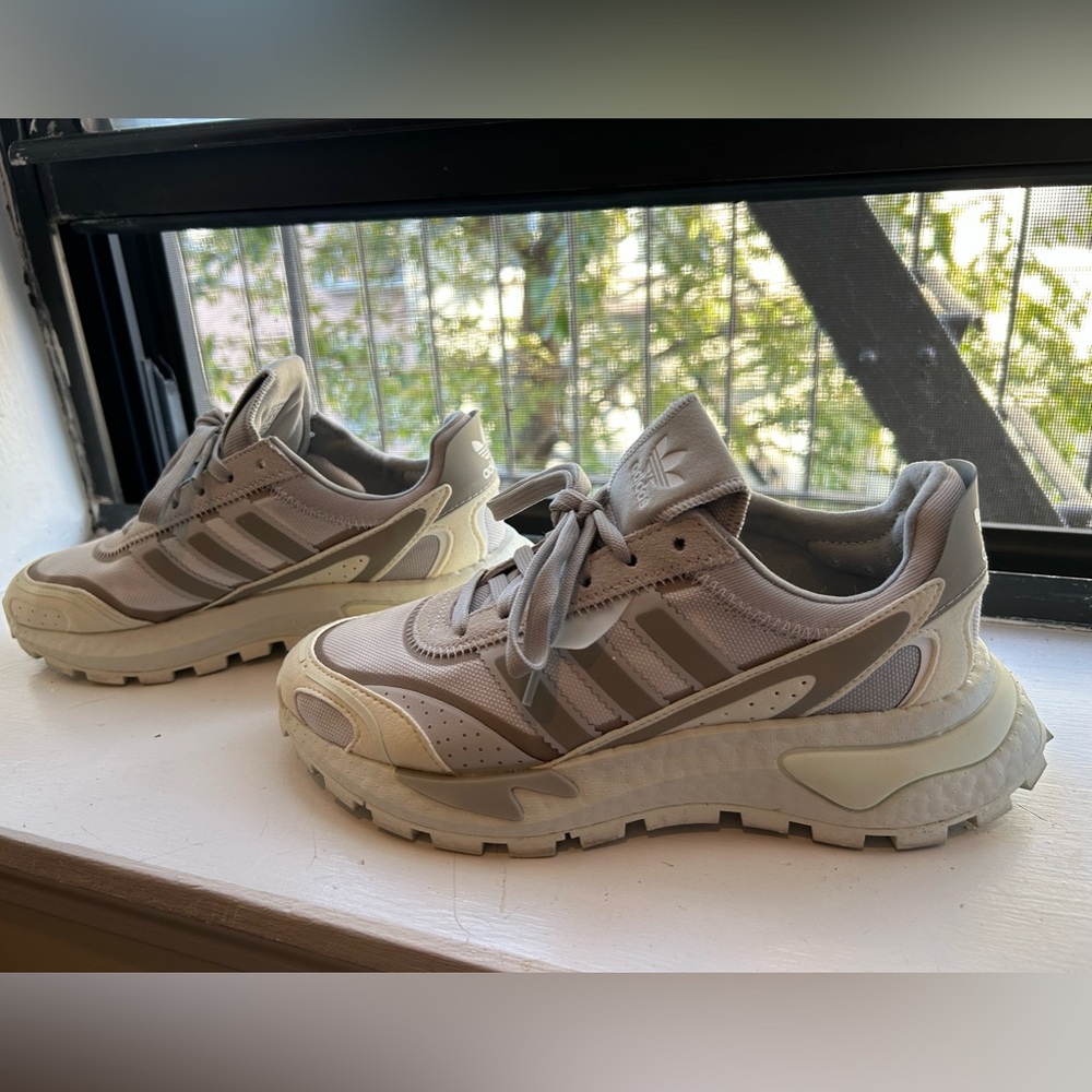 Adidas Sneakers Women’s 8
